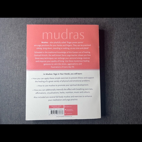 Mudras - Yoga In Your Hands Book - Picture 2 of 7